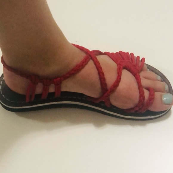 Red rope braided flip flops - Picture 3 of 3